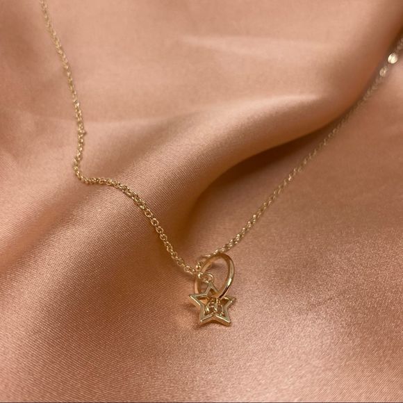 Dainty Gold Star in Circle Necklace - Picture 4 of 4